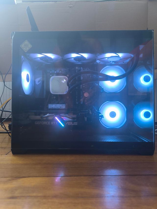 PC Gamer RGB Aura