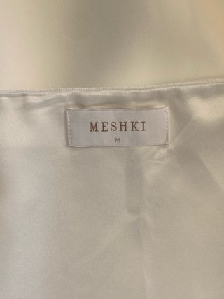 Vestido blanco mini - hombros caídos marca meshki