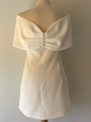 Vestido blanco mini - hombros caídos marca meshki
