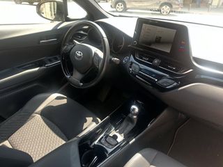Toyota C-HR Hybrid Advance 