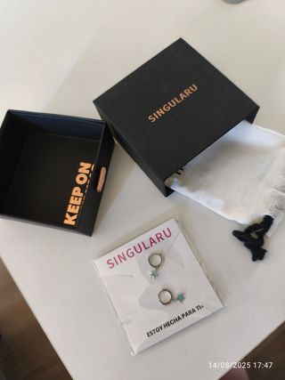 Pendientes Singularu de aro con estrella