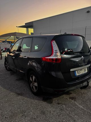 Renault Scenic 2012