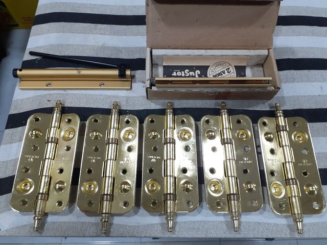 Bisagras  puertas y dos cierres no envio