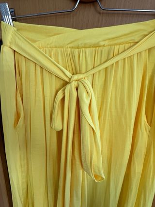 Falda larga amarilla Zara