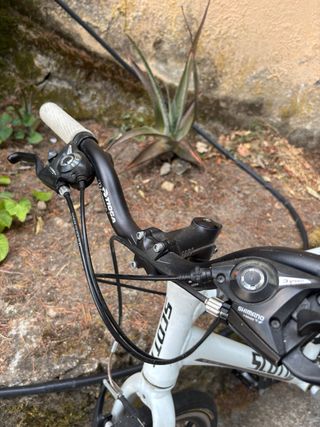 Bicicleta Scott Sub 40 híbrida