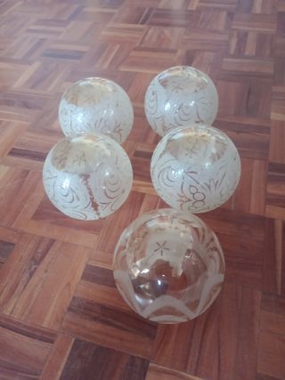 5 TULIPAS ESFERICAS, 4+1, ESTAN NUEVAS. DECORACIÓN