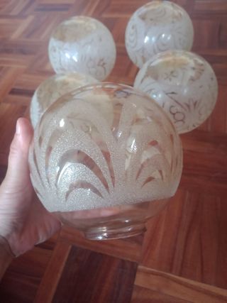 5 TULIPAS ESFERICAS, 4+1, ESTAN NUEVAS. DECORACIÓN