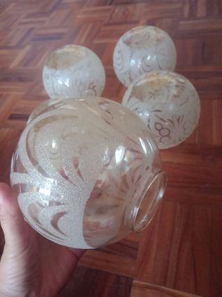 5 TULIPAS ESFERICAS, 4+1, ESTAN NUEVAS. DECORACIÓN