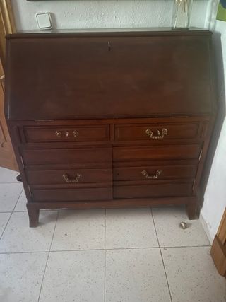 Mueble antiguo de madera tallada mesa de despacho