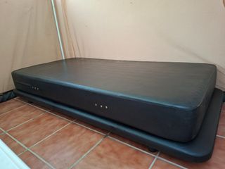 Colchón de 90cm más base madera tapizado polipiel
