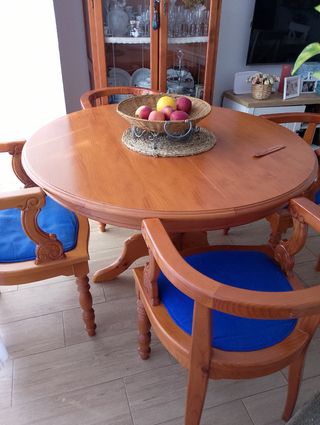 Mesa redonda 4 sillas madera