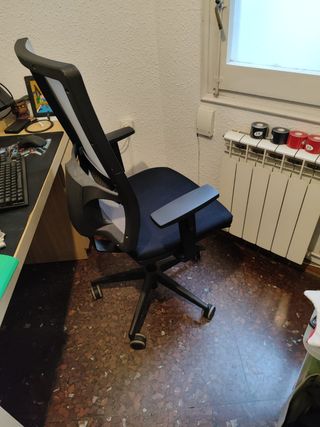 Silla oficina Regulable y Giratoria - Gris/Negra
