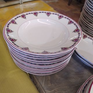 ANTIGUA VAJILLA LIMOGES 57 PIEZAS