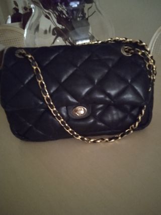 Bolso negro acolchado de piel 