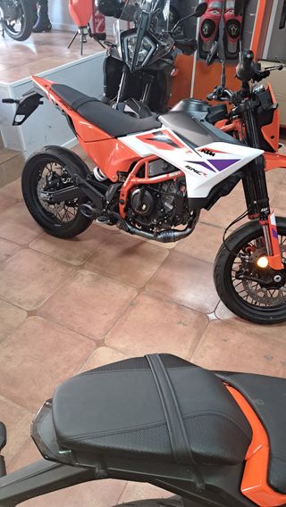 KTM 390 SMC R