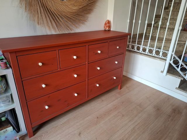 Cassettiera Hemnes rossa IKEA