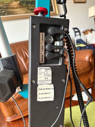 Grúa eléctrica AKS Foldy PL 2000 traslado paciente