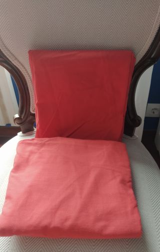 2 sábanas bajeras rojas