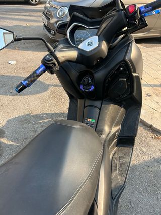 Yamaha XMAX 125 - Scooter