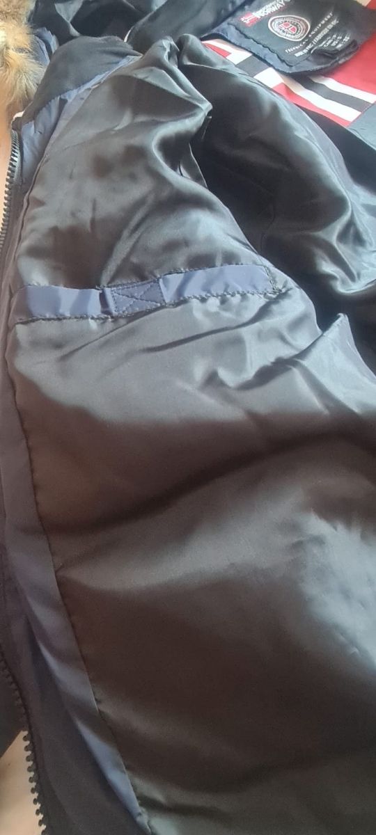 Anorak.Geographical.Con etiqueta y precintos.Autén