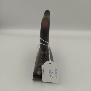 ANTIGUA PLANCHA DE HIERRO CON MANGO DE MADERA