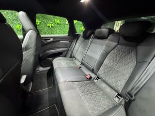 AUDI Q4 e-tron S line 50 e-tron quattro 220kW 82kWh