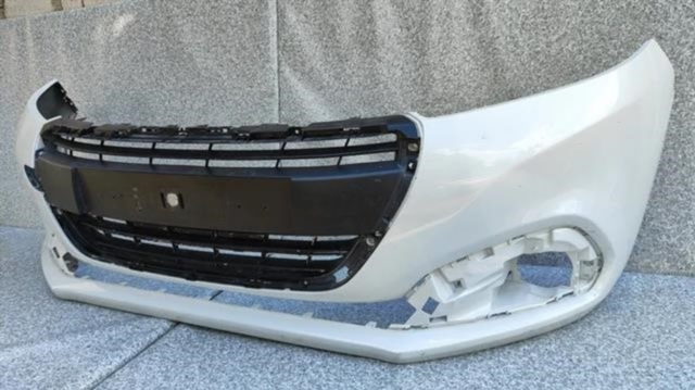 Parachoques Delantero Peugeot 208 Facelift 1