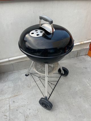 Barbacoa Weber Kettle compacta