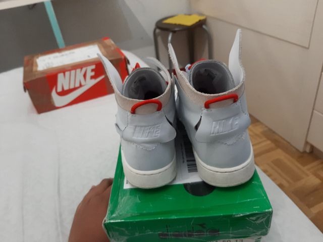 Zapatillas Nike blancas y azules - 35