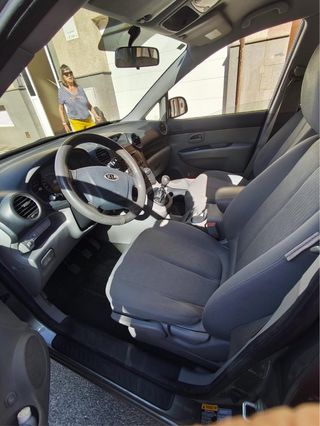 KIA Carens noviembre de 2009