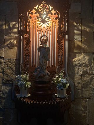 Capilla marqueteria con luz e imagen antigua