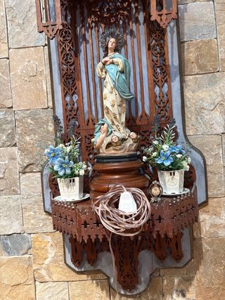 Capilla marqueteria con luz e imagen antigua