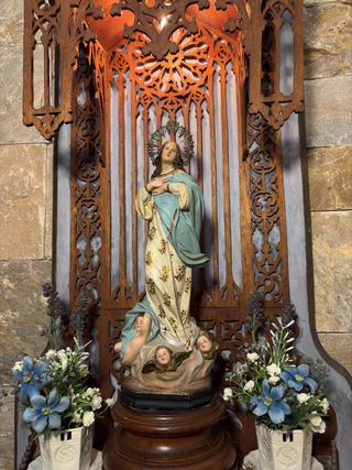 Capilla marqueteria con luz e imagen antigua