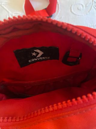 Bolso bandolera Converse rojo