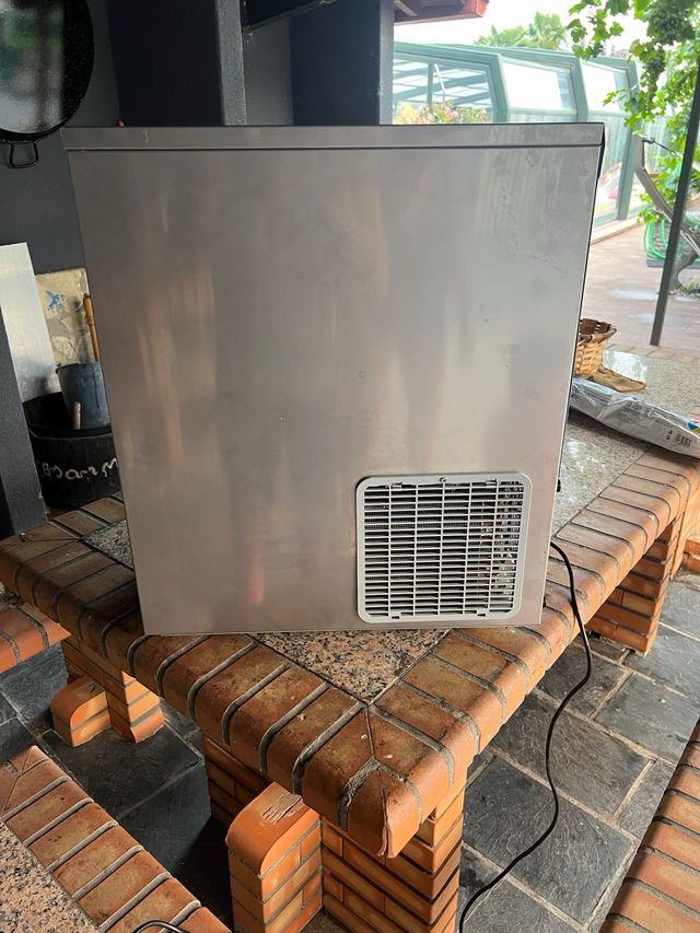 Máquina de hielo Klarstein