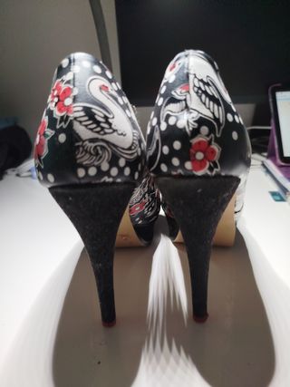 Zapatos Iron Fist - Tacones rojos y negros