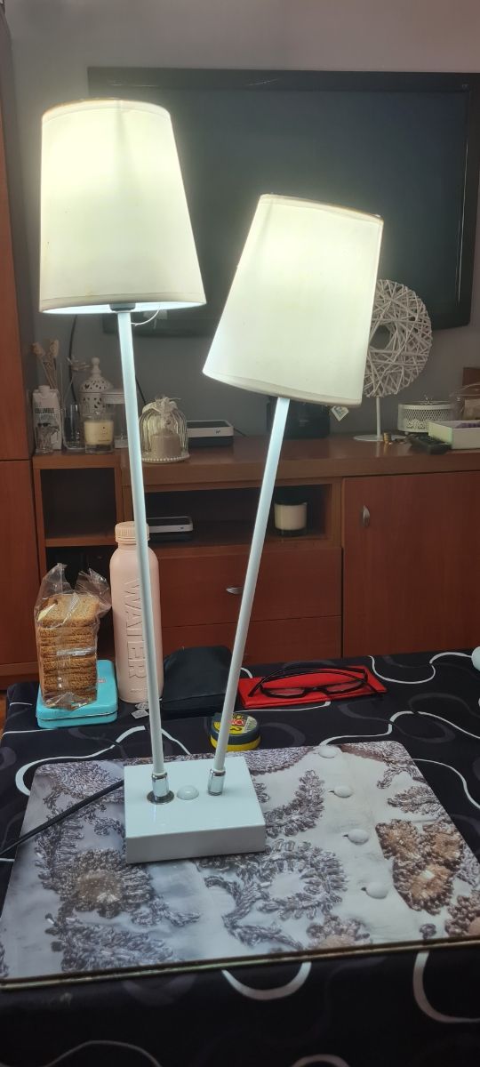 Lampara de mesa - 2 luces blancas