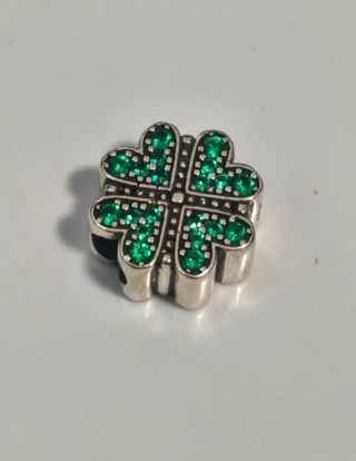 Charm trébol 💚 plata