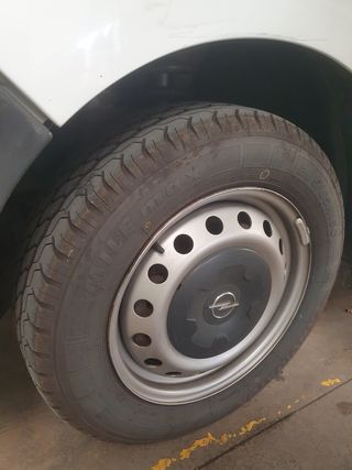 Opel Vivaro 2004