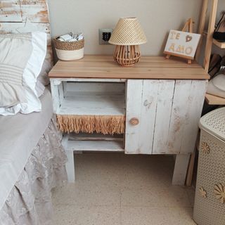 2 Mesitas de  noche madera blanca estilo rústico