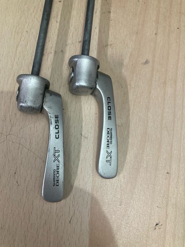 Cierres rápidos Shimano Deore XT