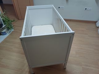 Cuna blanca 67x125 Modelo Ikea Colchón nuevo