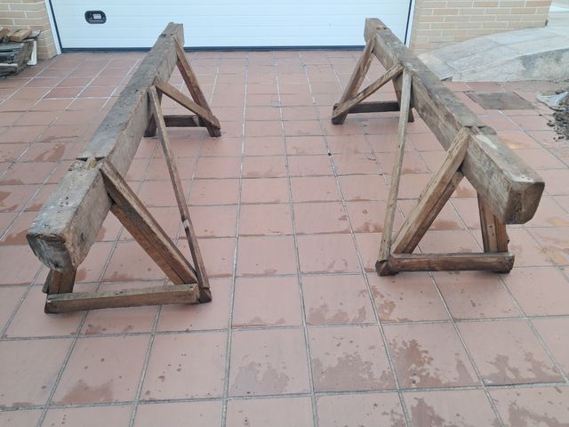 2 Borriquetas / caballetes madera maciza