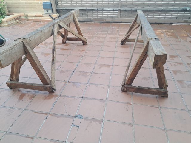 2 Borriquetas / caballetes madera maciza