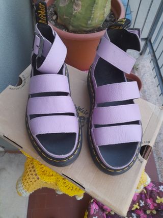 Sandali Dr. Martens viola
