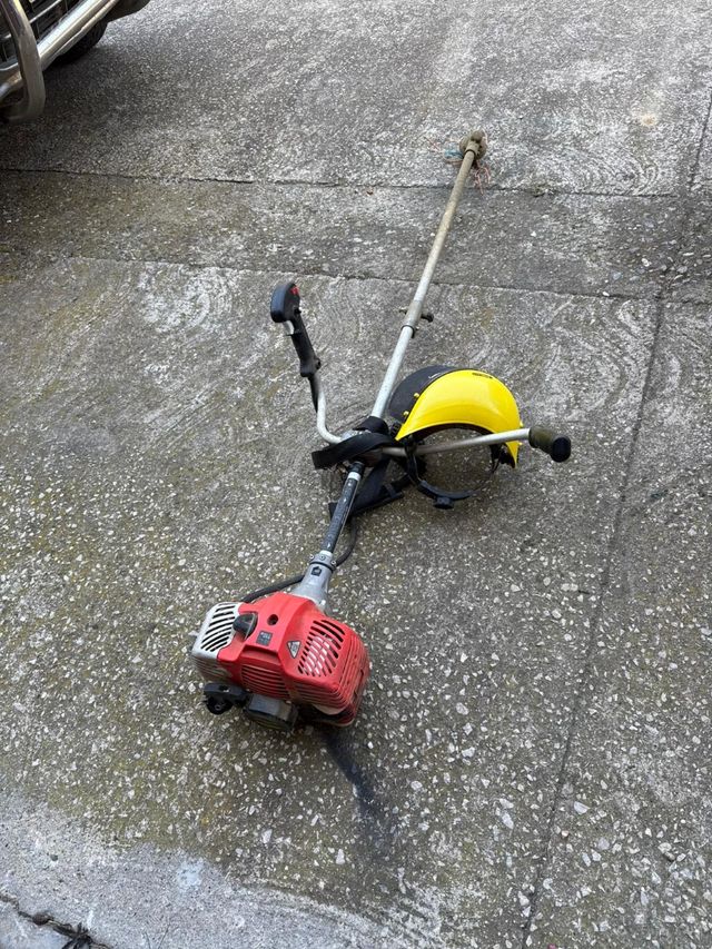 Desbrozadora Greencut usada