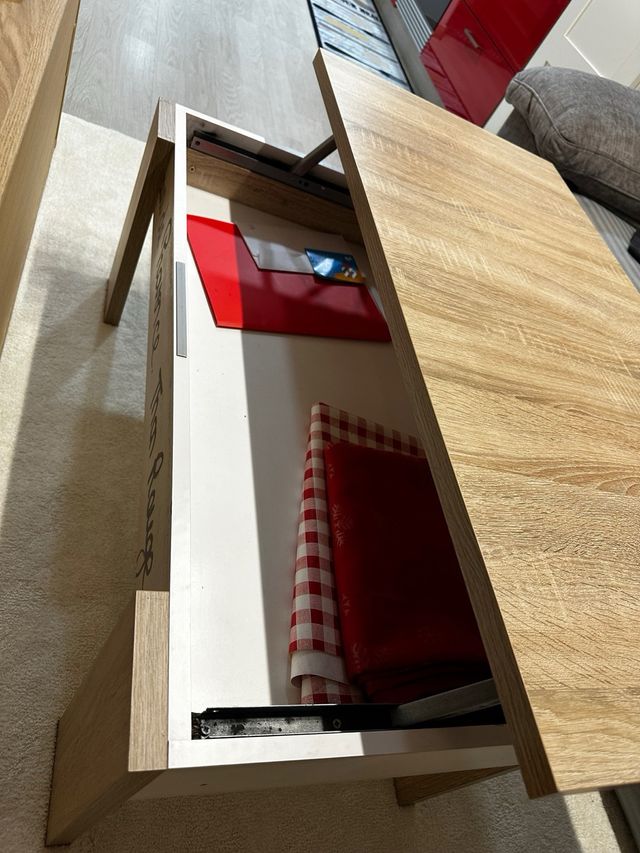 Tavolo pieghevole in legno marrone