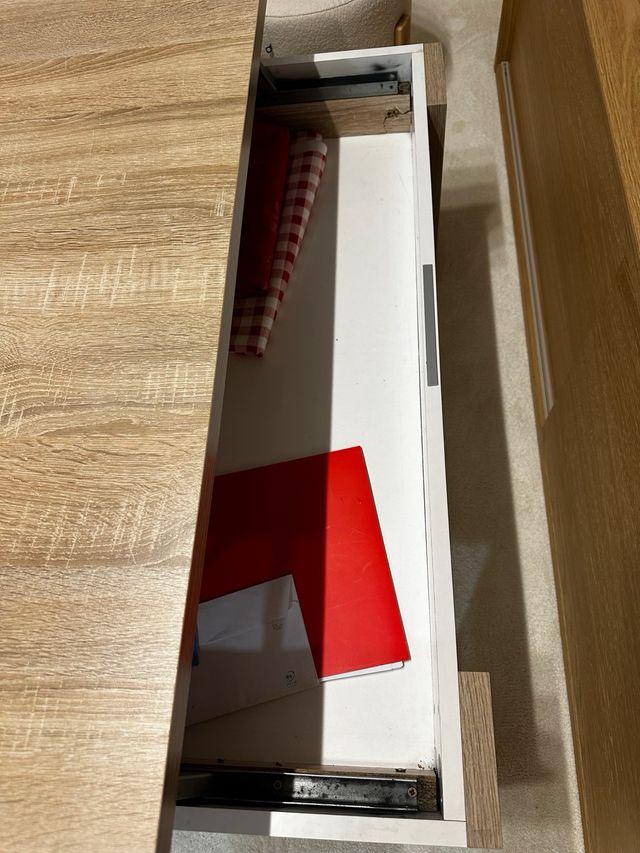 Tavolo pieghevole in legno marrone