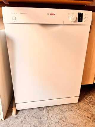 Lavavajillas Bosch Serie 2 SMS25AW05E