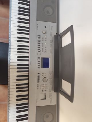 Teclado Yamaha DGX-640